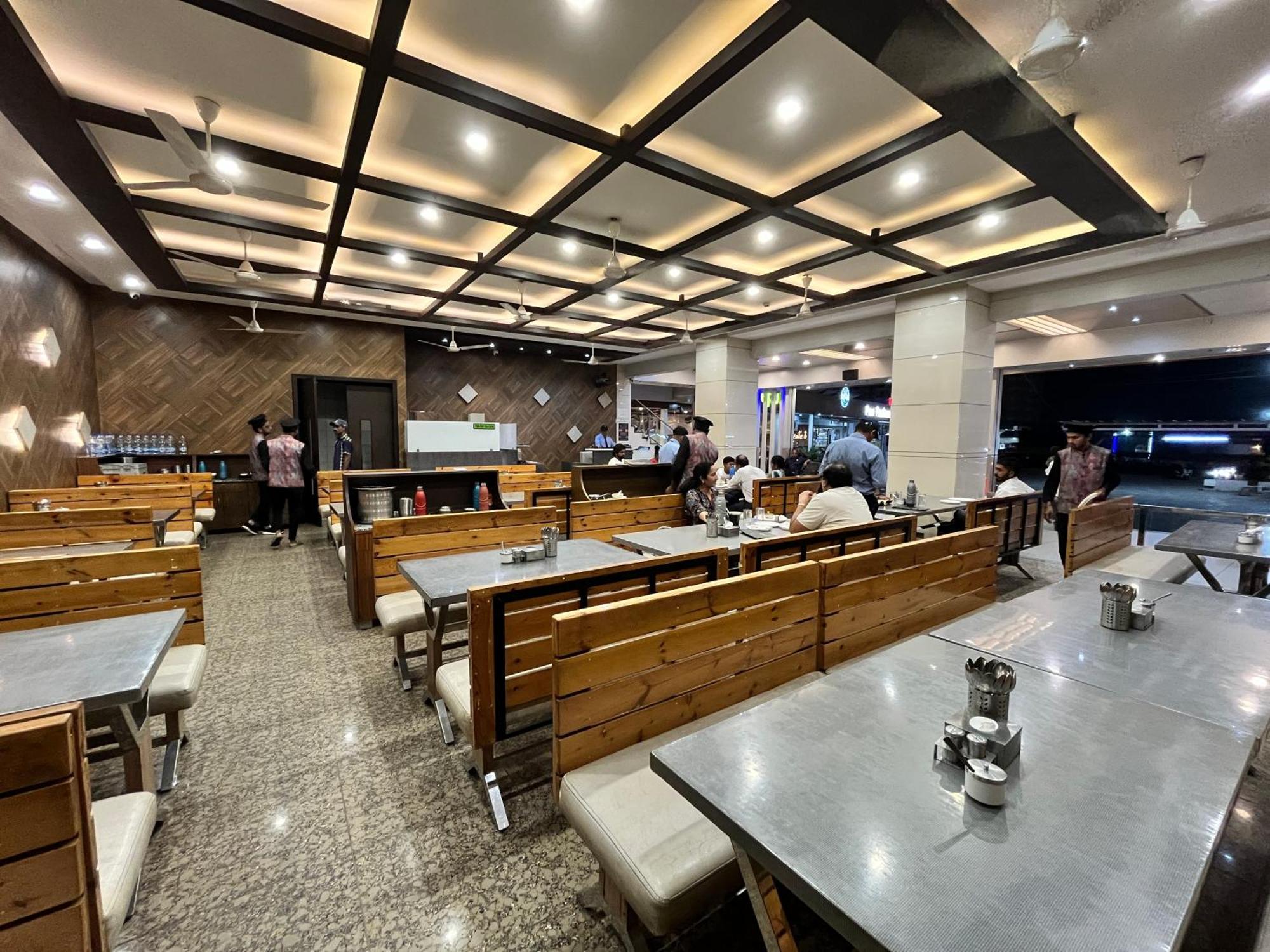 Hotel Grand Darshan Vadodara Luaran gambar