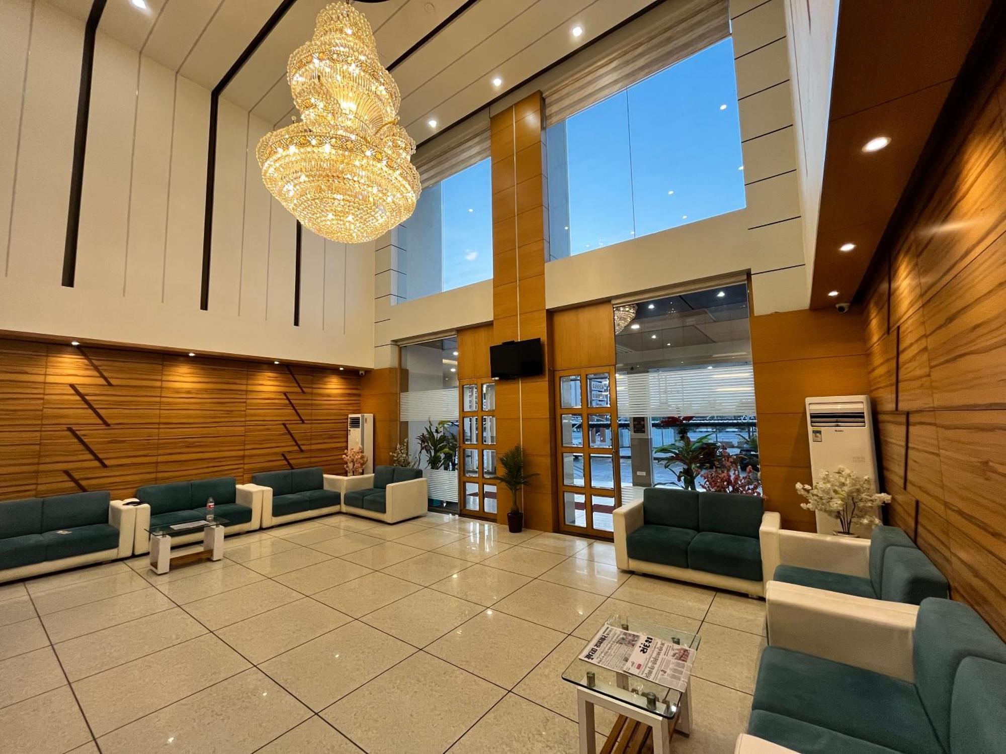 Hotel Grand Darshan Vadodara Luaran gambar