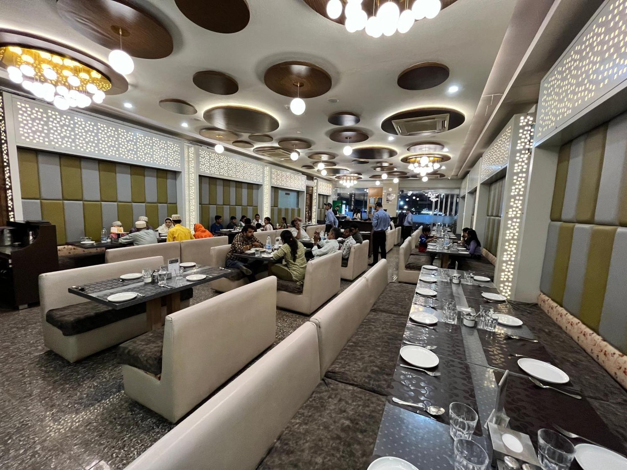 Hotel Grand Darshan Vadodara Luaran gambar
