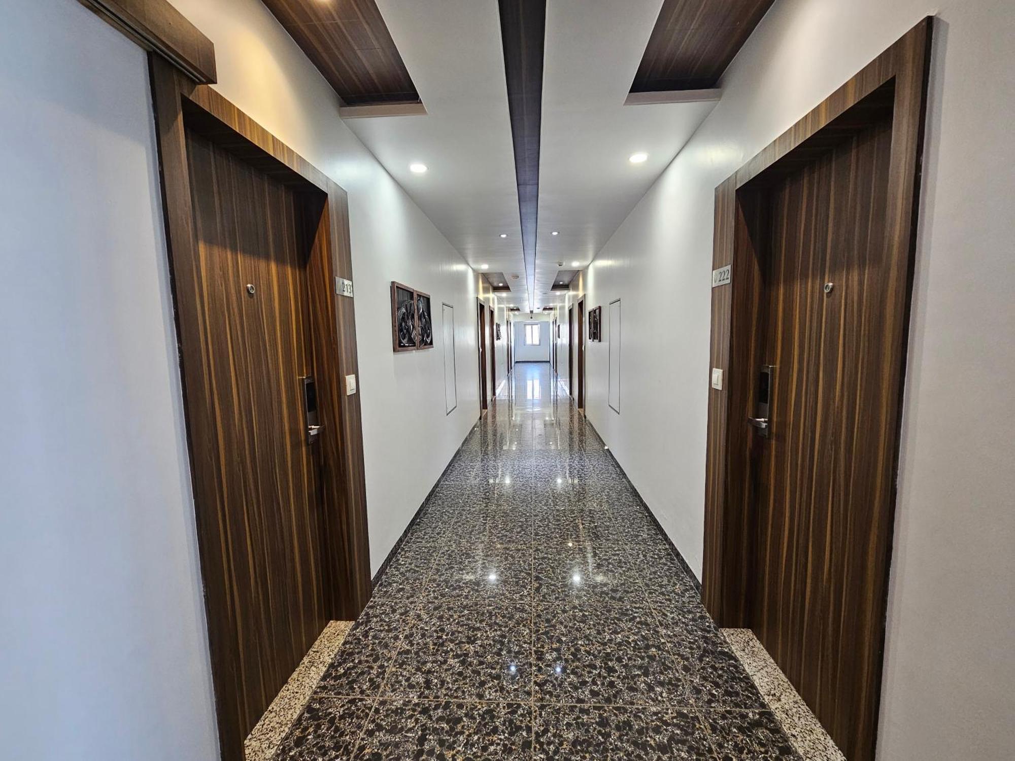Hotel Grand Darshan Vadodara Luaran gambar