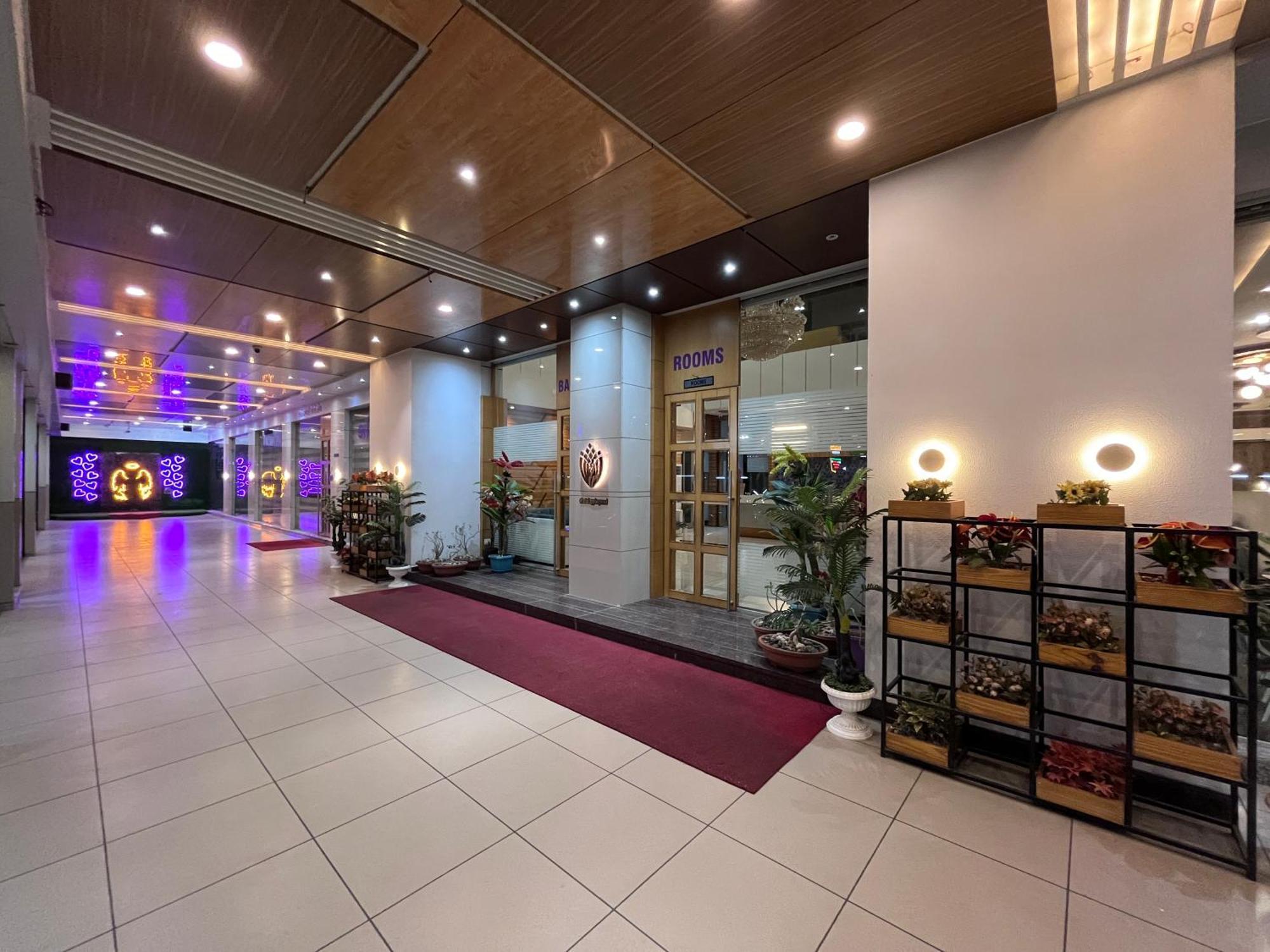 Hotel Grand Darshan Vadodara Luaran gambar