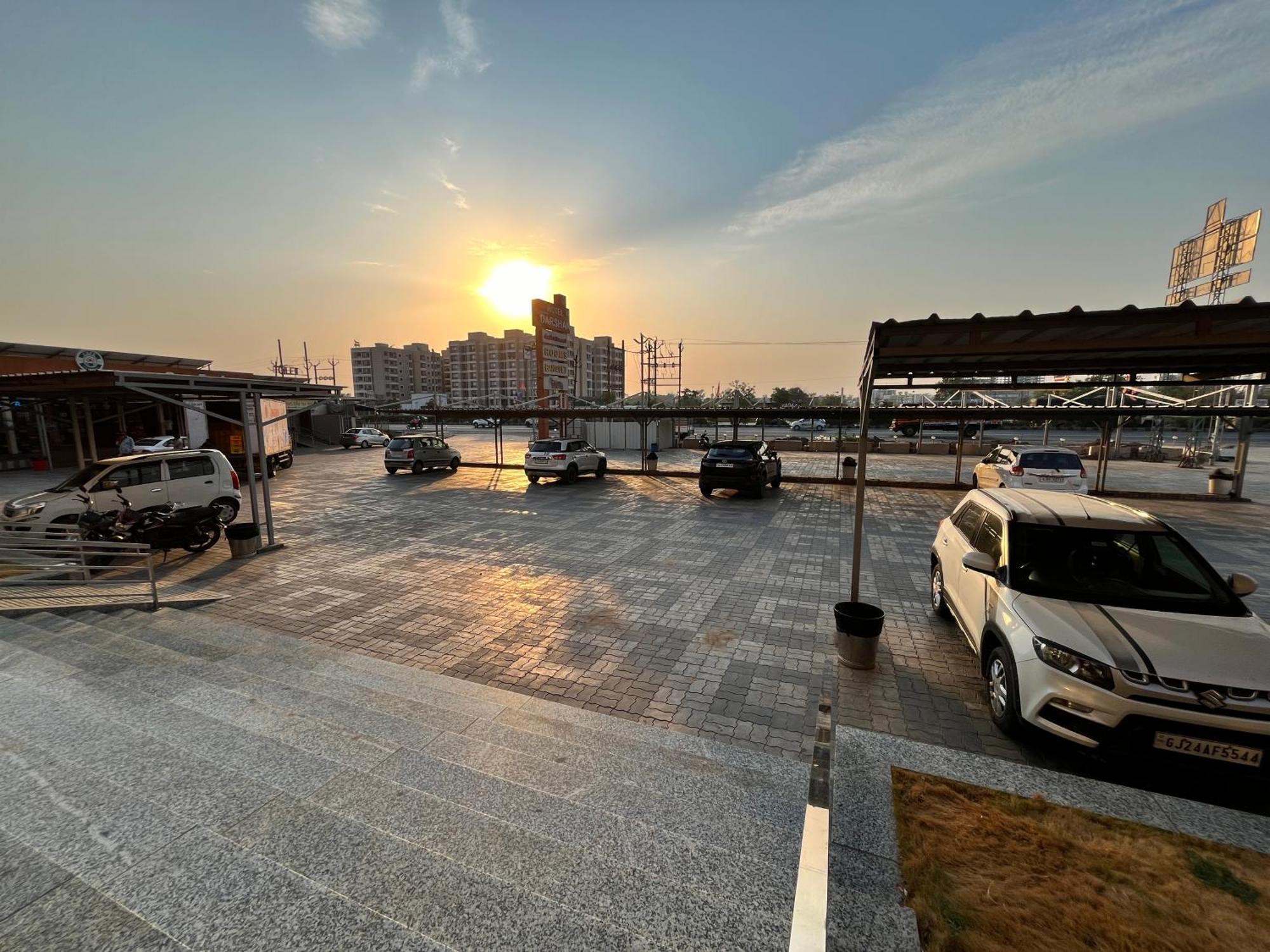 Hotel Grand Darshan Vadodara Luaran gambar