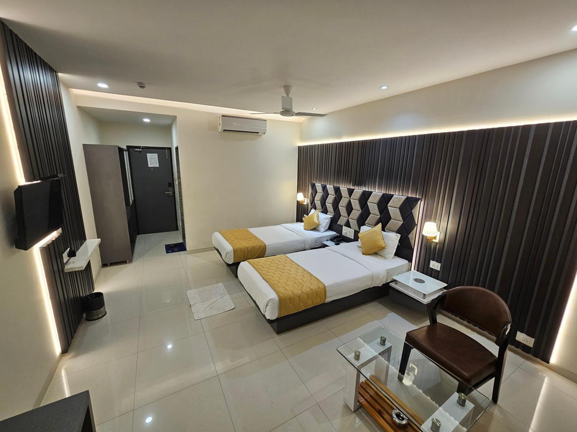 Hotel Grand Darshan Vadodara Luaran gambar