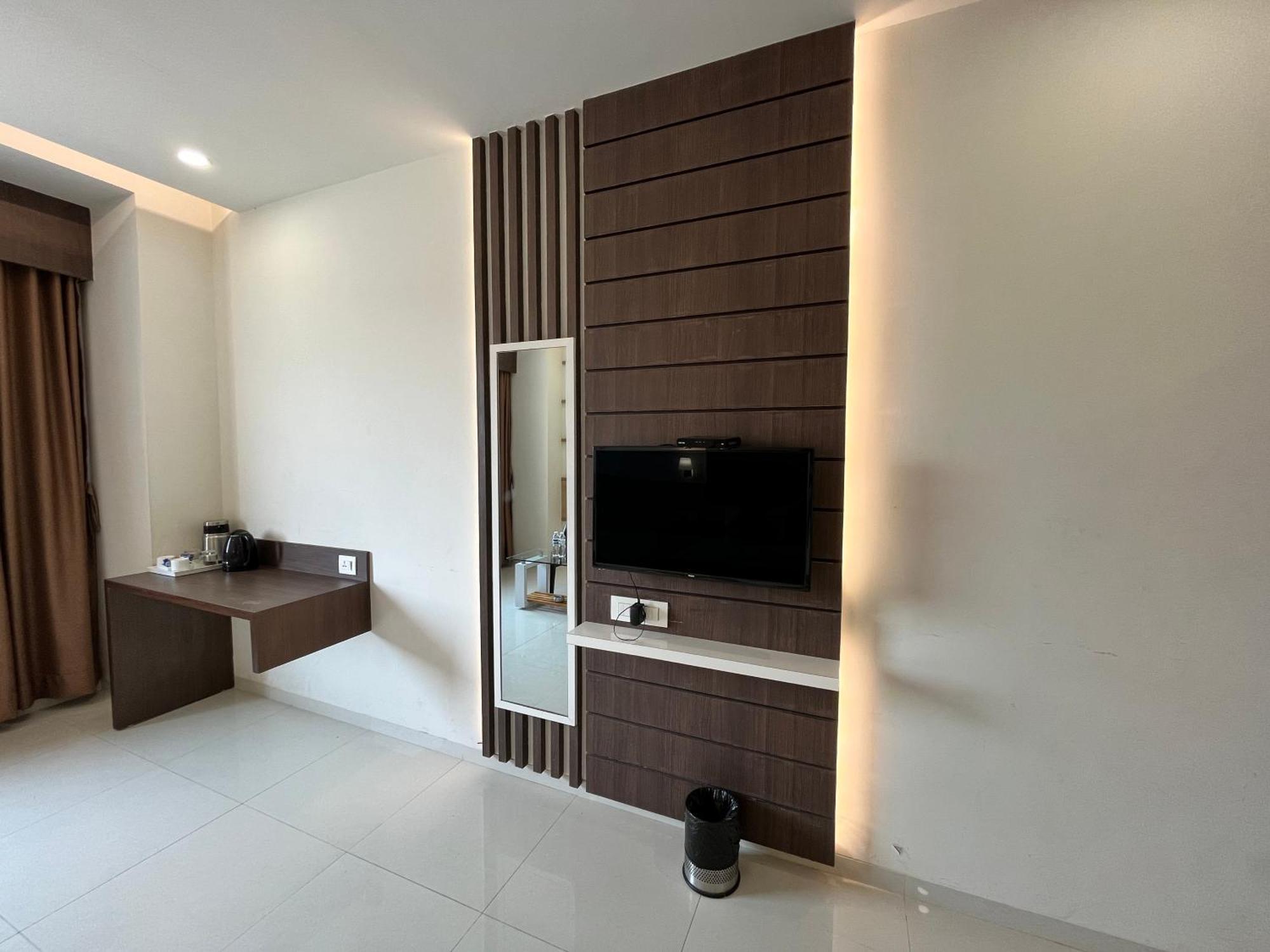 Hotel Grand Darshan Vadodara Luaran gambar