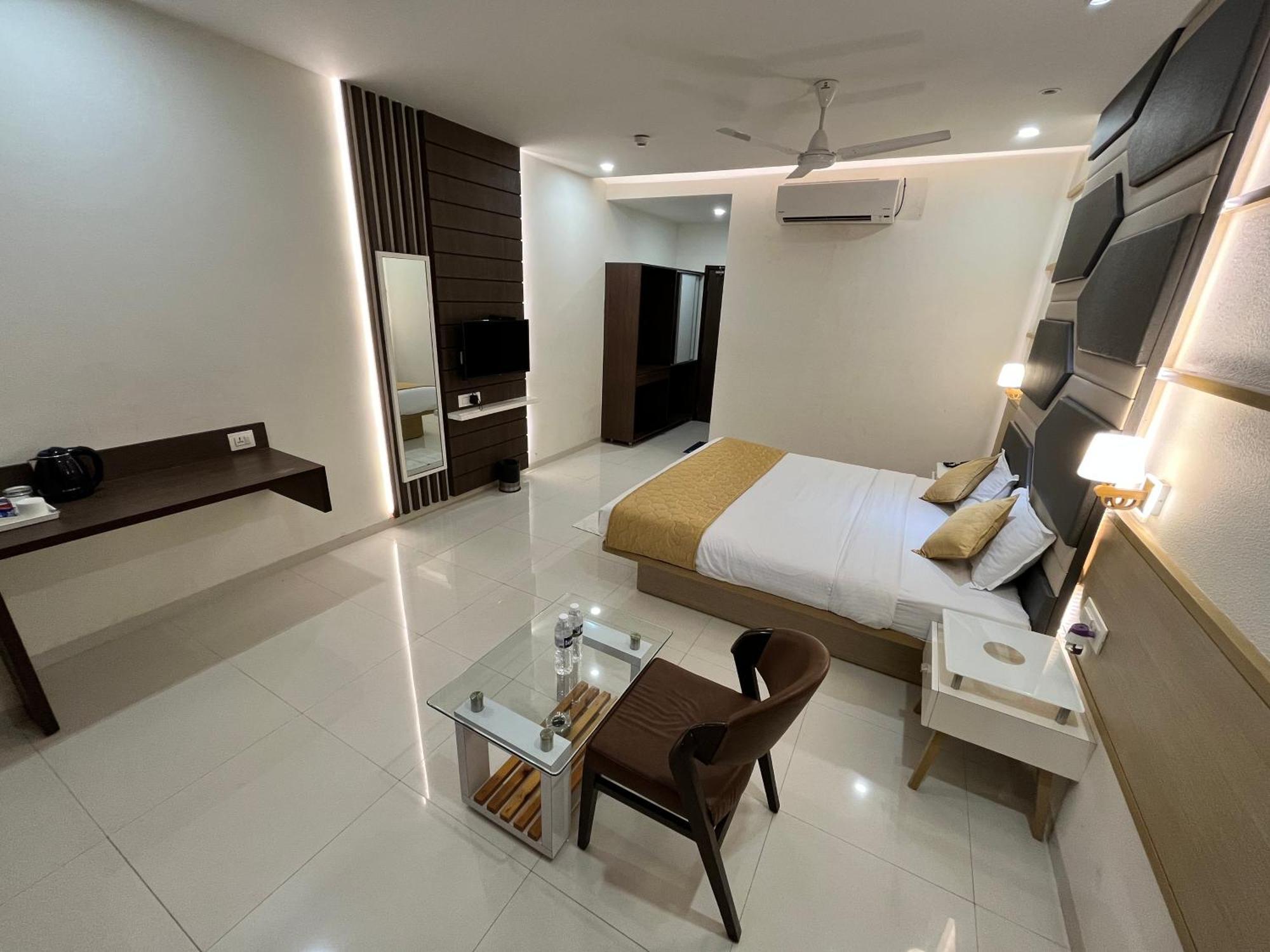 Hotel Grand Darshan Vadodara Luaran gambar