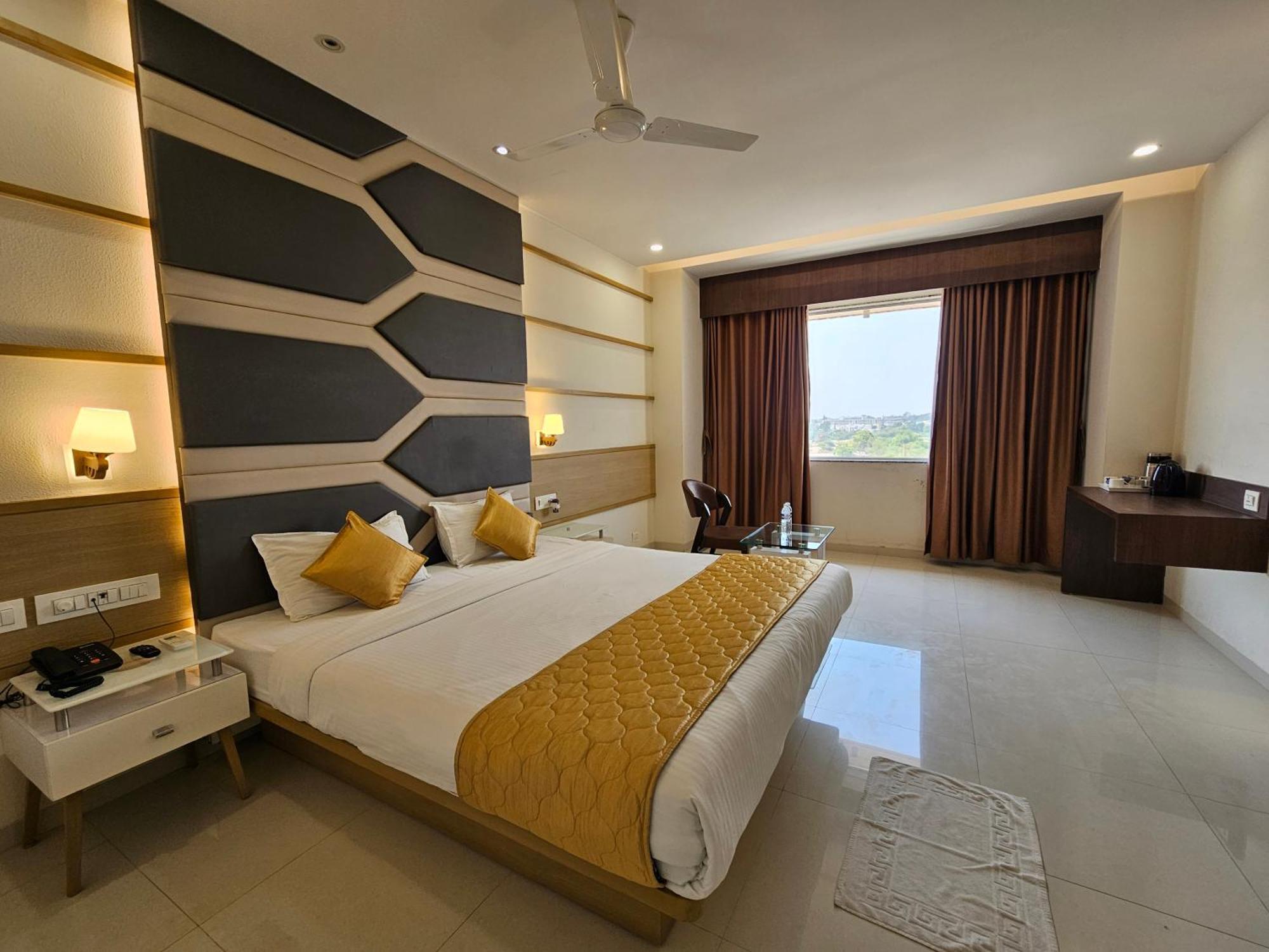Hotel Grand Darshan Vadodara Luaran gambar