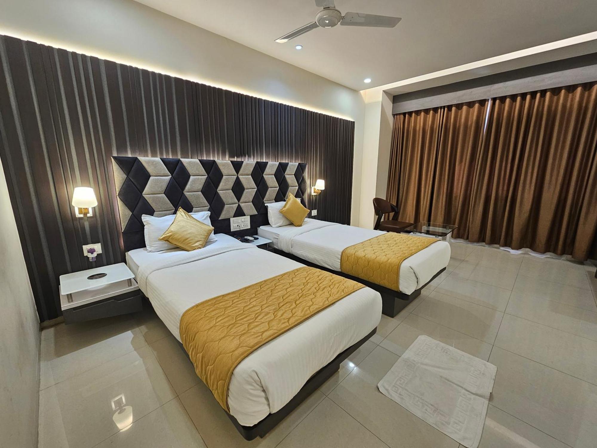 Hotel Grand Darshan Vadodara Luaran gambar