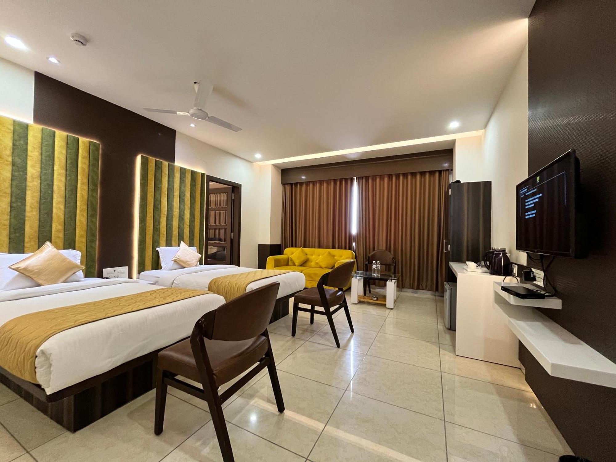 Hotel Grand Darshan Vadodara Luaran gambar