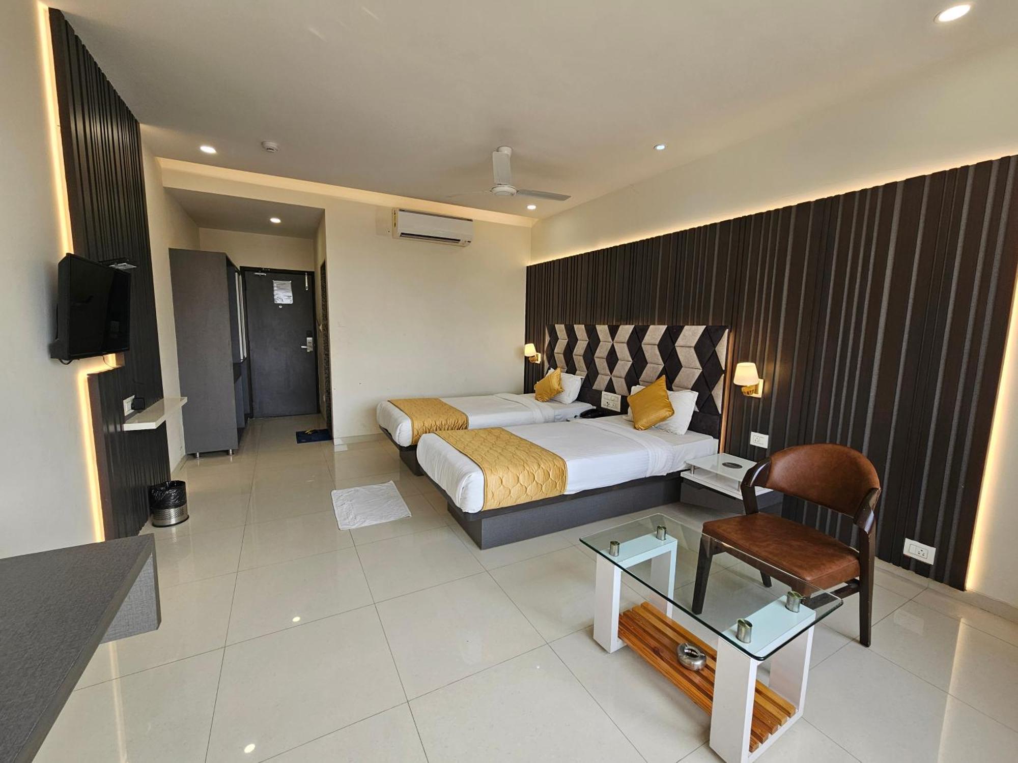 Hotel Grand Darshan Vadodara Luaran gambar