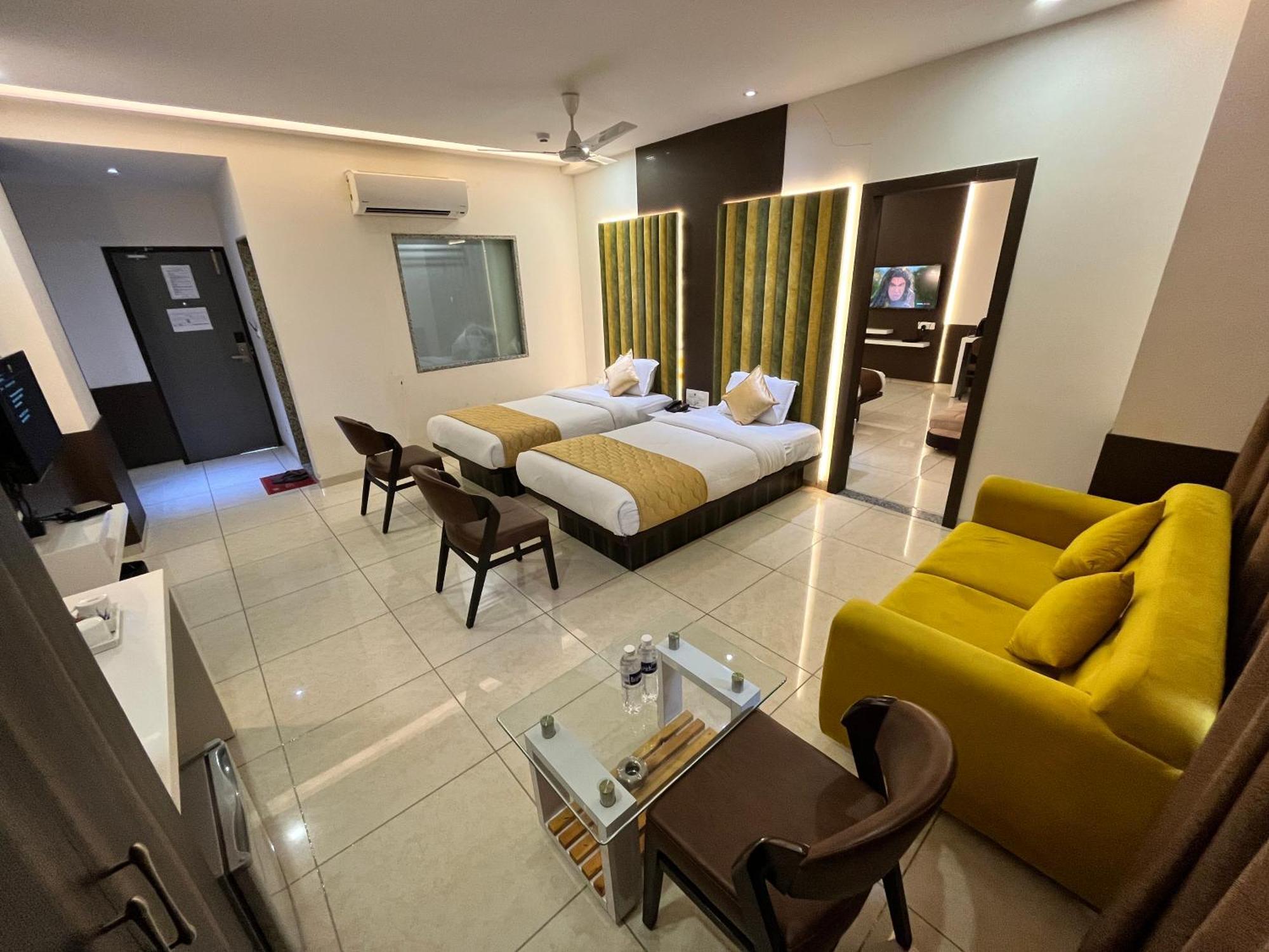 Hotel Grand Darshan Vadodara Luaran gambar
