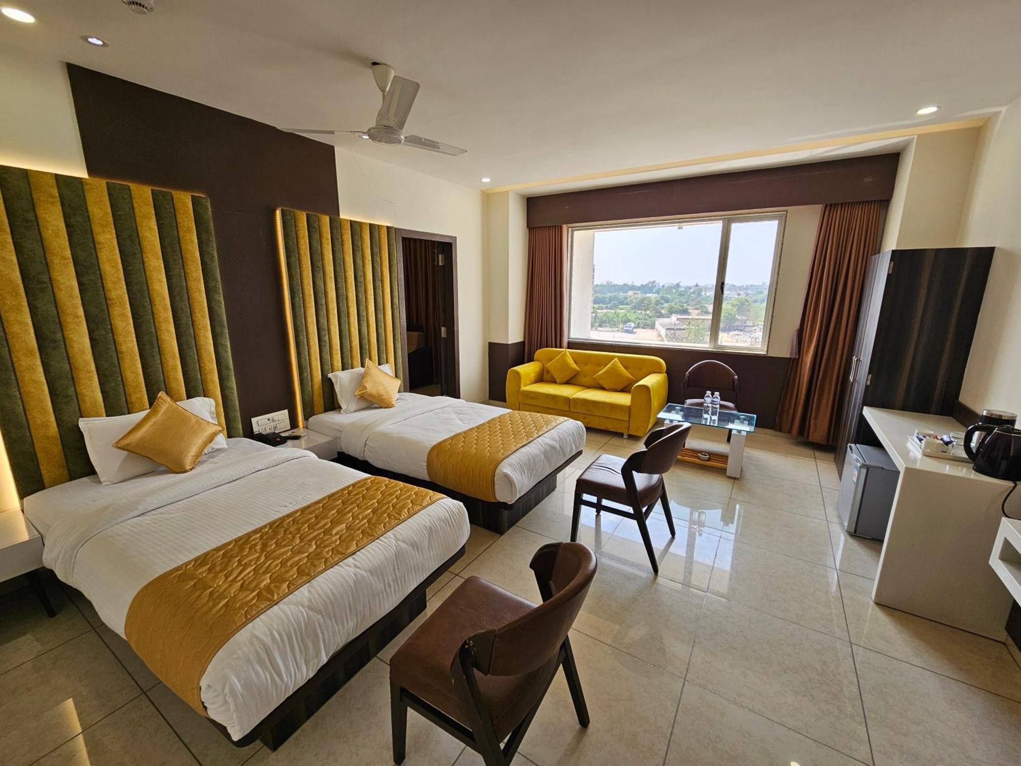 Hotel Grand Darshan Vadodara Luaran gambar