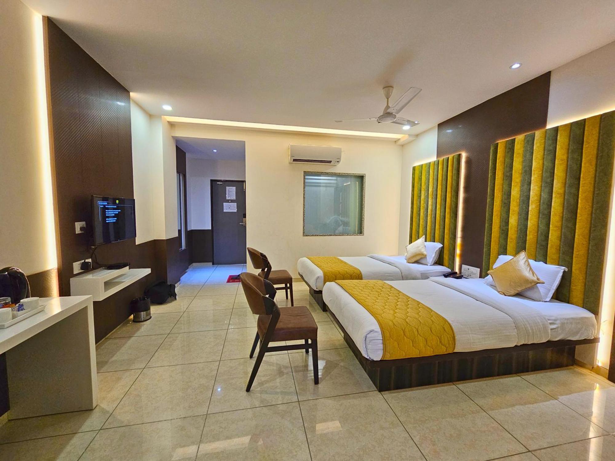 Hotel Grand Darshan Vadodara Luaran gambar