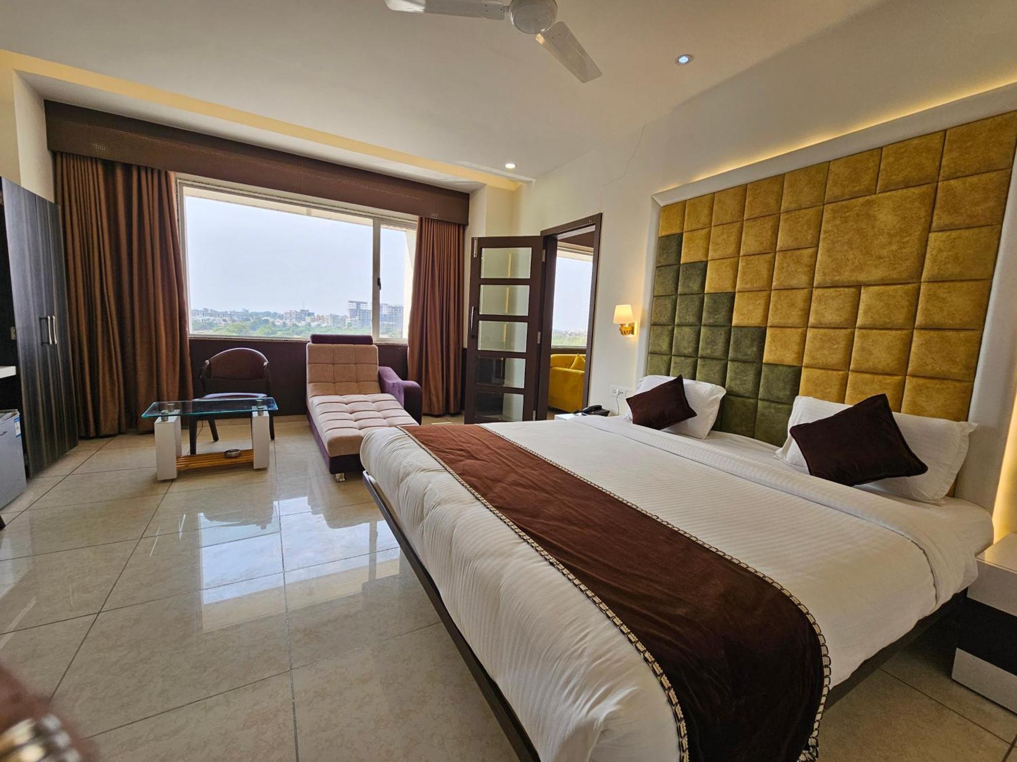 Hotel Grand Darshan Vadodara Luaran gambar