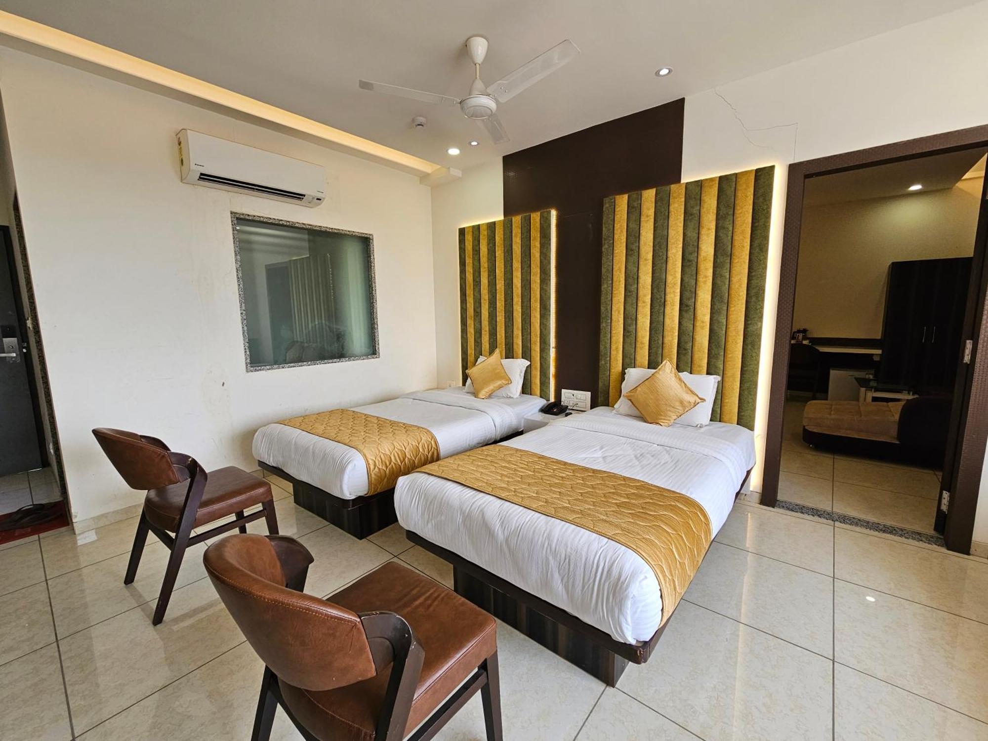 Hotel Grand Darshan Vadodara Luaran gambar