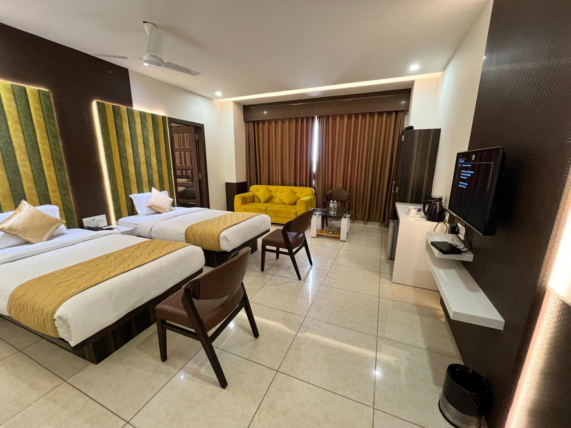 Hotel Grand Darshan Vadodara Luaran gambar