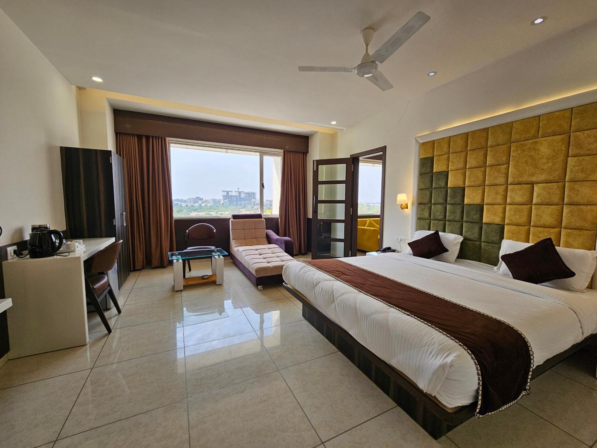 Hotel Grand Darshan Vadodara Luaran gambar