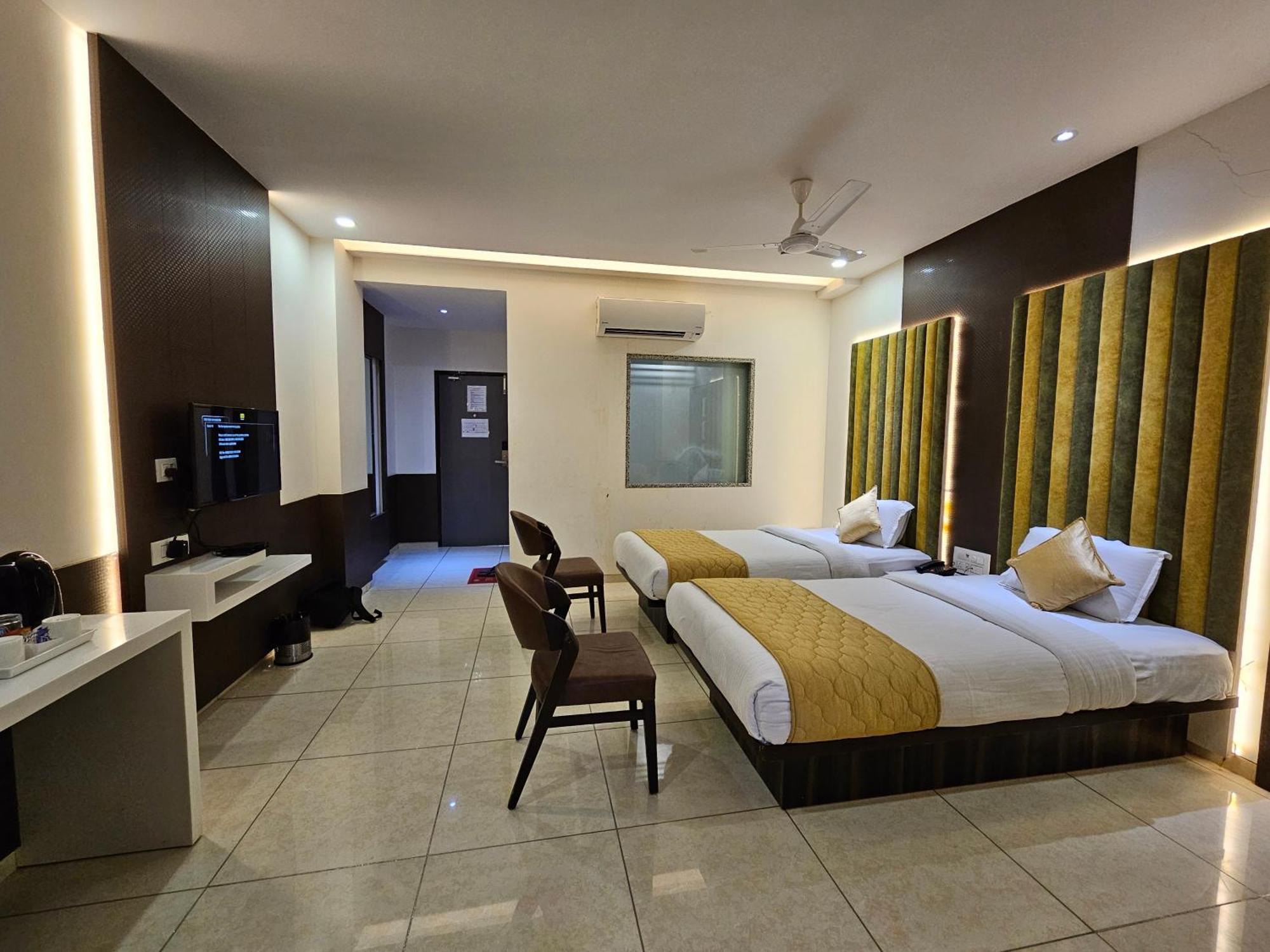 Hotel Grand Darshan Vadodara Luaran gambar