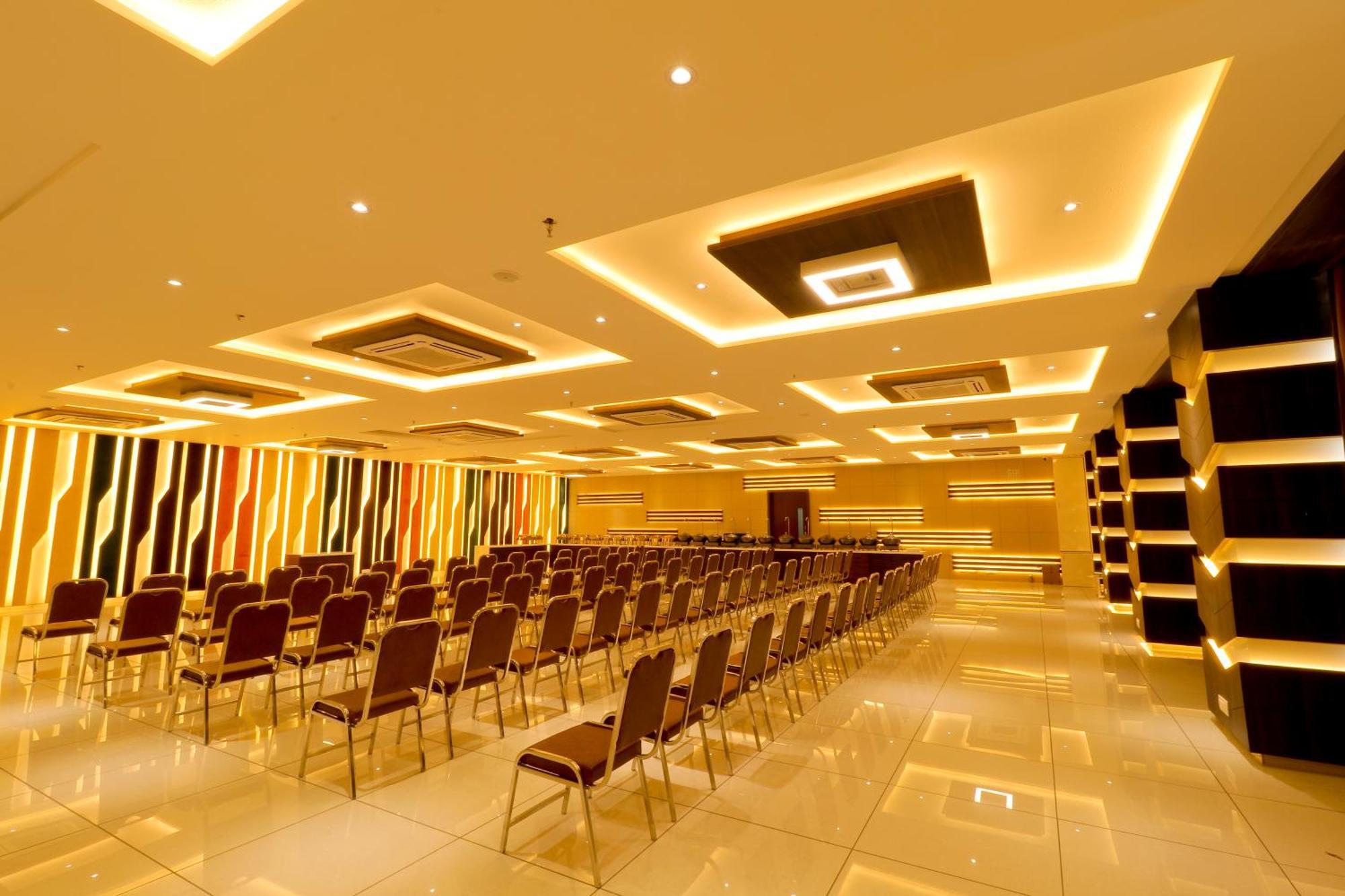 Hotel Grand Darshan Vadodara Luaran gambar